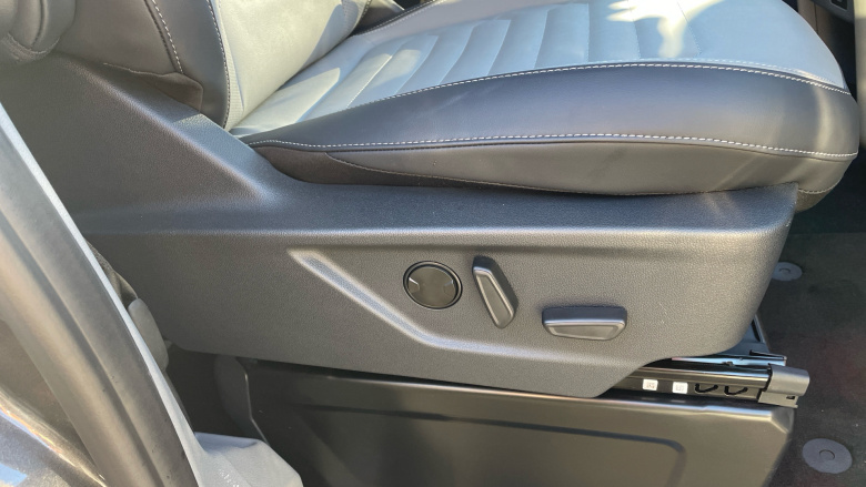 Ford Tourneo Custom 340 L1 Electric Rwd 160kW 65kWh H1 Titanium X 8 seater Auto